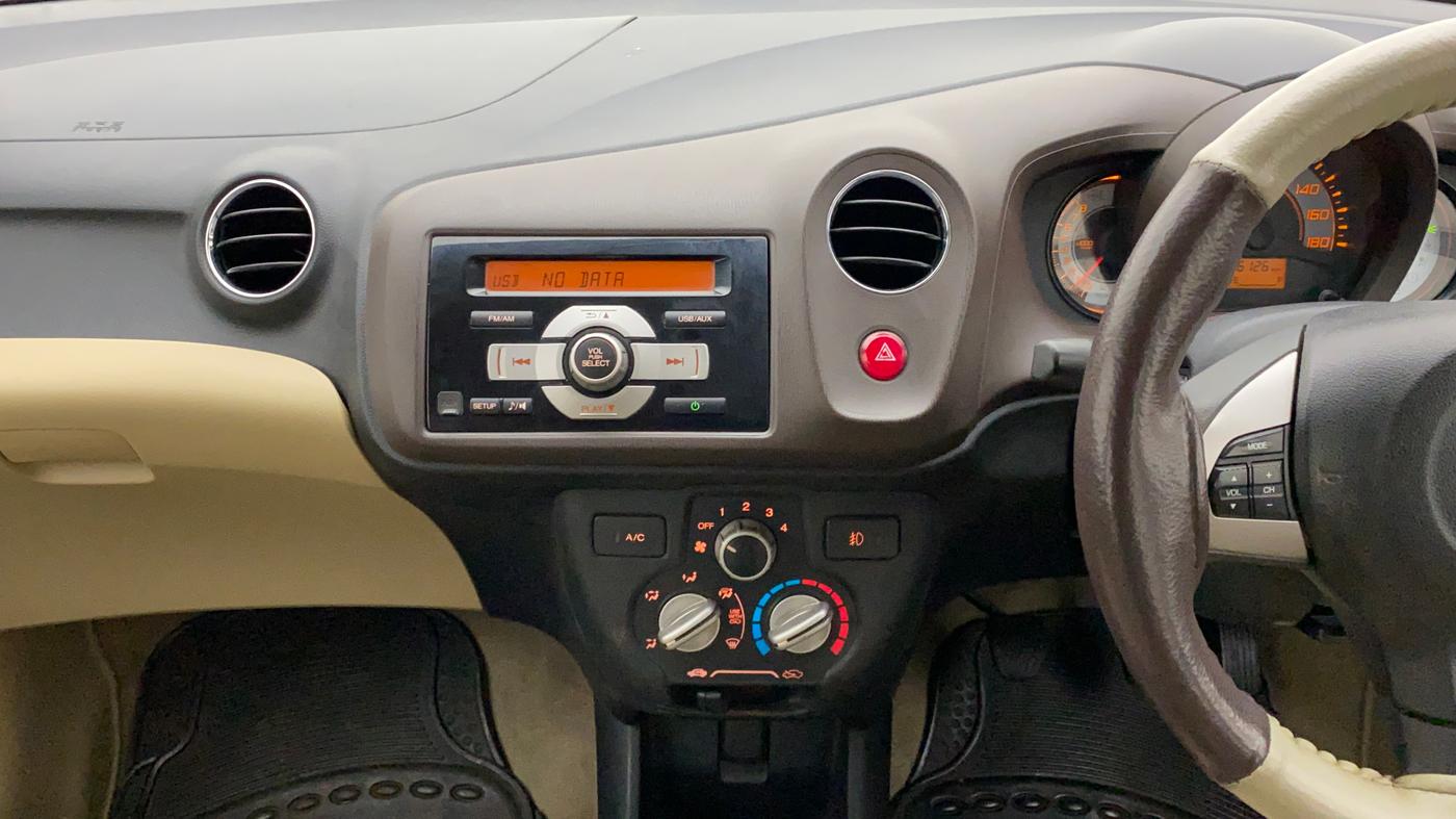 2012 Honda Brio V MT, Petrol, Manual, 56,126 km, Air Conditioner
