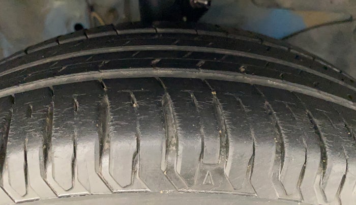 2012 Honda Brio V MT, Petrol, Manual, 56,126 km, Right Front Tyre Tread