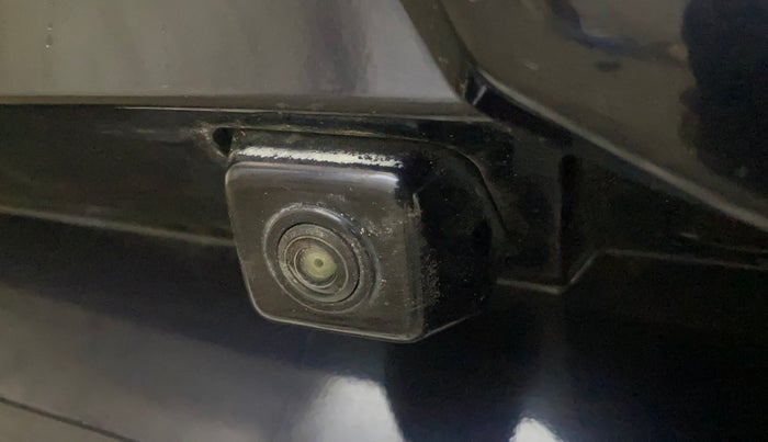 2021 Mahindra XUV700 AX7 Petrol MT 7 STR, Petrol, Manual, 88,529 km, Parking Camera