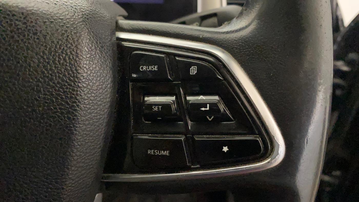 2021 Mahindra XUV700 AX7 Petrol MT 7 STR, Petrol, Manual, 88,649 km, Adaptive Cruise Control