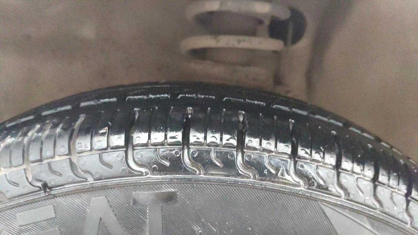 2013 Maruti Alto 800 LXI, Petrol, Manual, 45,991 km, Left Front Tyre Tread