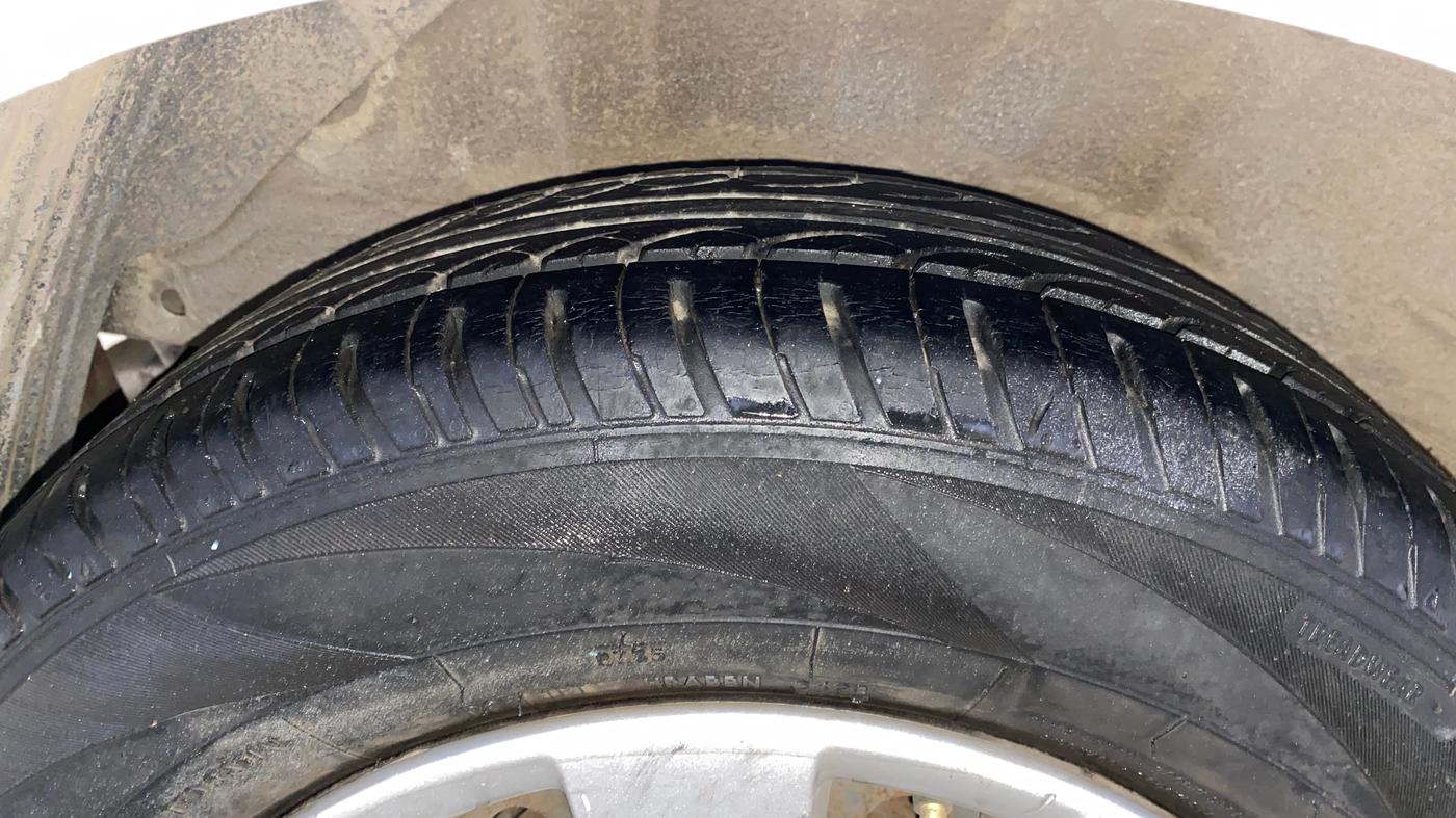 2012 Hyundai i20 MAGNA 1.2, Petrol, Manual, 64,466 km, Right Rear Tyre Tread
