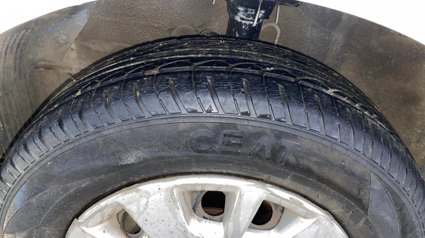 2012 Hyundai i20 MAGNA 1.2, Petrol, Manual, 64,466 km, Left Front Tyre Tread
