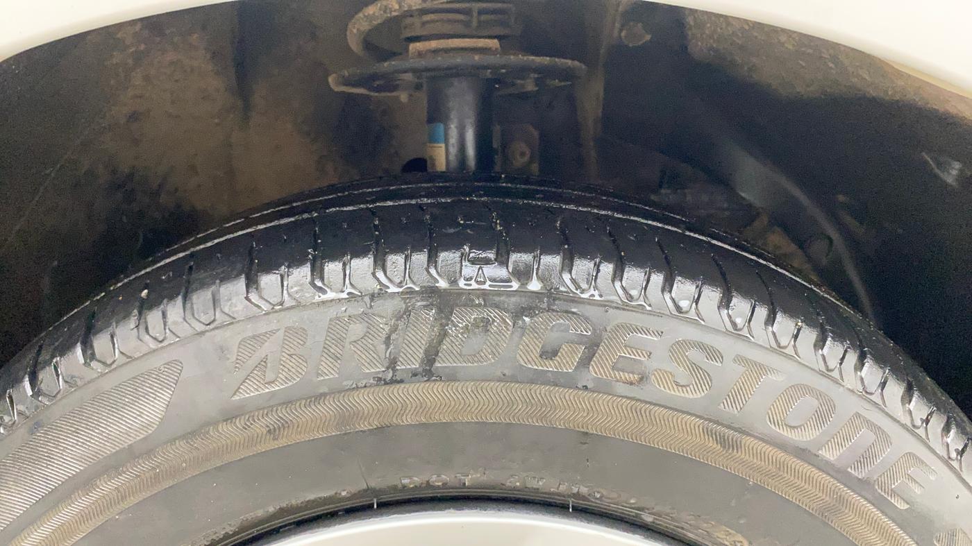 2023 Maruti Swift VXI CNG, CNG, Manual, 71,871 km, Right Front Tyre Tread