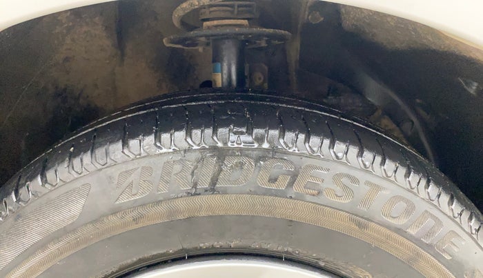 2023 Maruti Swift VXI CNG, CNG, Manual, 71,871 km, Right Front Tyre Tread