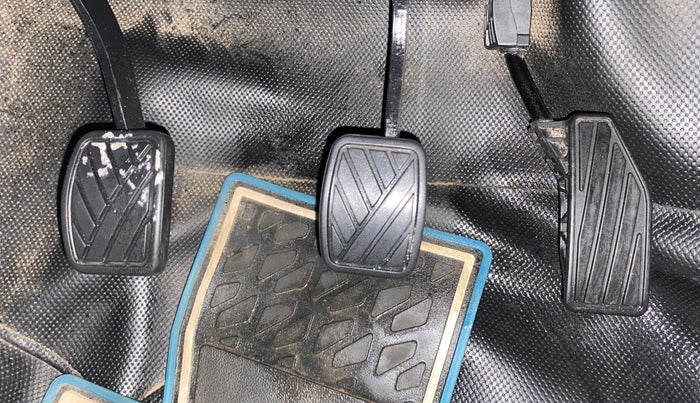 2023 Maruti Swift VXI CNG, CNG, Manual, 71,871 km, Pedals