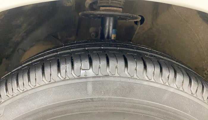 2023 Maruti Swift VXI CNG, CNG, Manual, 71,871 km, Left Front Tyre Tread