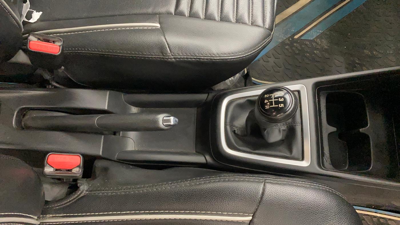 2023 Maruti Swift VXI CNG, CNG, Manual, 71,871 km, Gear Lever