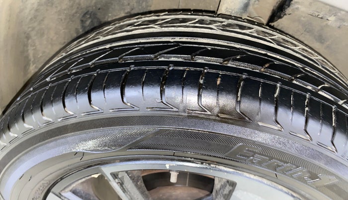 2022 Tata PUNCH CREATIVE 1.2 AMT KAZIRANGA EDITION , Petrol, Automatic, 72,486 km, Right Front Tyre Tread