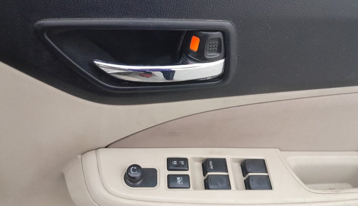 2018 Maruti Dzire VDI, Diesel, Manual, 1,01,297 km, Driver Side Door Panels Control