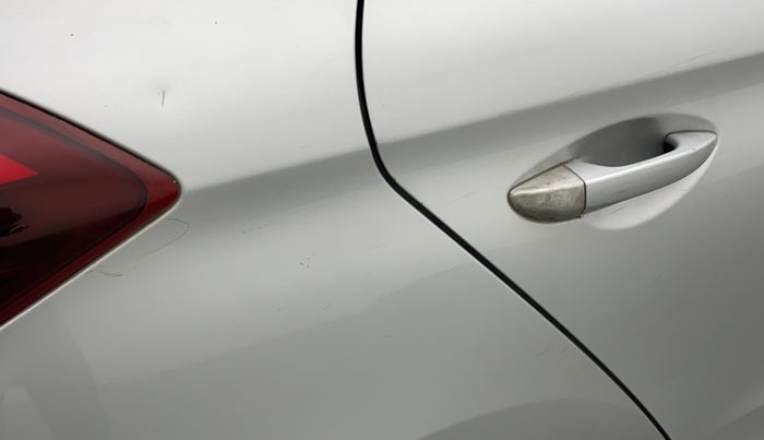 2017 Hyundai Elite i20 ASTA 1.2, Petrol, Manual, 24,418 km, Right quarter panel - Slightly dented