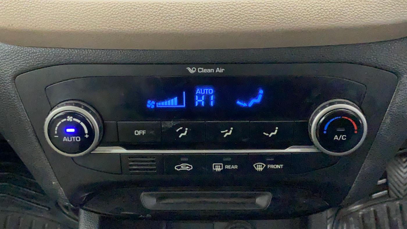 2017 Hyundai Elite i20 ASTA 1.2, Petrol, Manual, 24,418 km, Automatic Climate Control