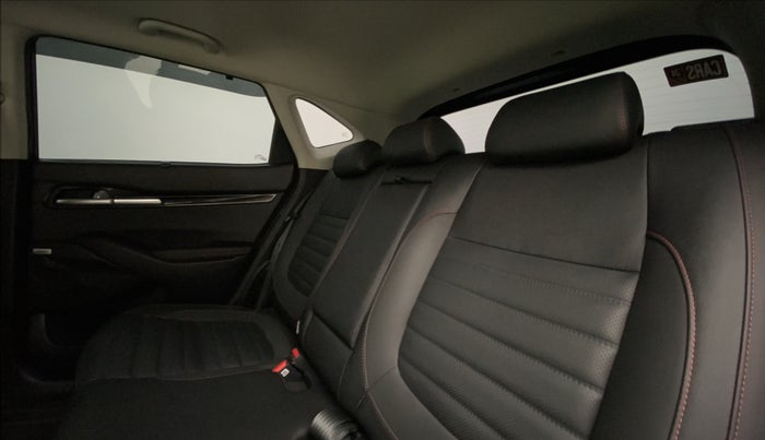 2022 KIA SELTOS GTX PLUS 1.4, Petrol, Manual, 19,141 km, Right Side Rear Door Cabin