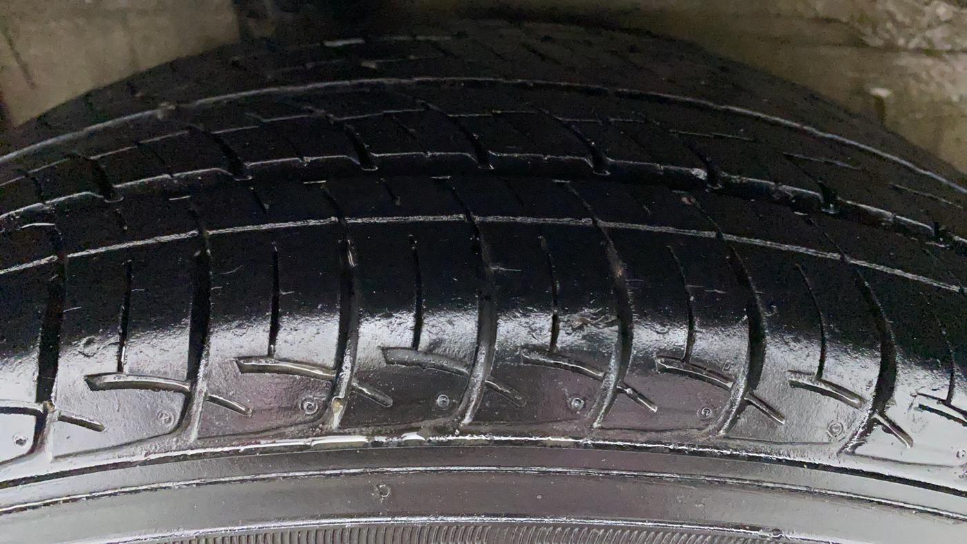 2017 Maruti Celerio ZXI D, Petrol, Manual, 53,069 km, Right Rear Tyre Tread