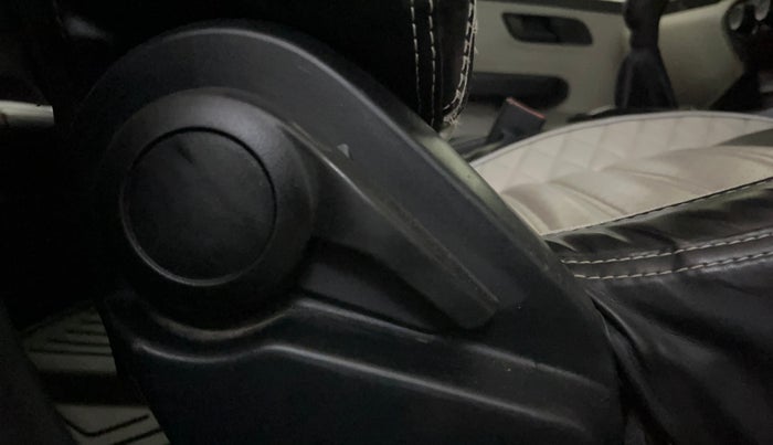 2021 Tata ALTROZ XE PETROL, Petrol, Manual, 75,412 km, Driver Side Adjustment Panel