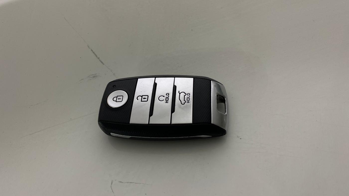 2023 KIA SONET HTK PLUS 1.0 IMT, Petrol, Manual, 15,650 km, Key Close Up