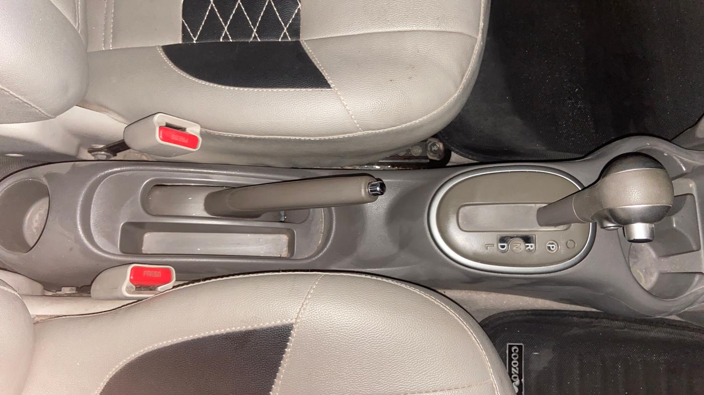 2016 Nissan Micra XV CVT, Petrol, Automatic, 91,309 km, Gear Lever
