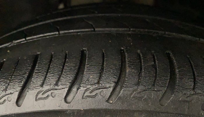 2021 Tata ALTROZ XT PETROL, Petrol, Manual, 46,596 km, Left Front Tyre Tread