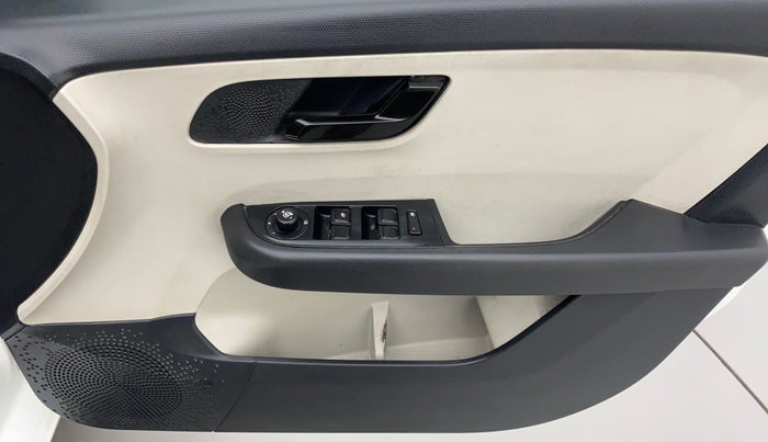2021 Tata ALTROZ XT PETROL, Petrol, Manual, 46,596 km, Driver Side Door Panels Control