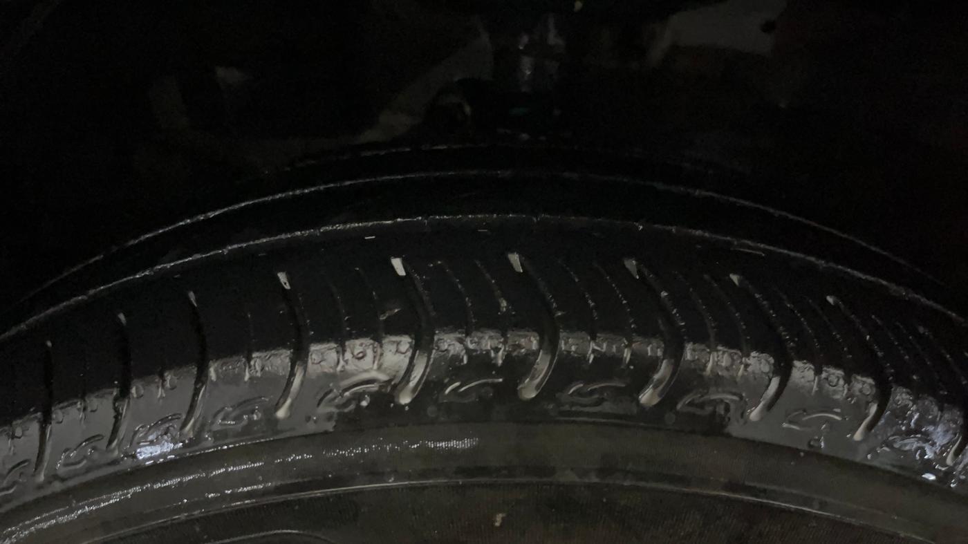 2020 Honda Amaze 1.2L I-VTEC V CVT, Petrol, Automatic, 25,225 km, Left Front Tyre Tread