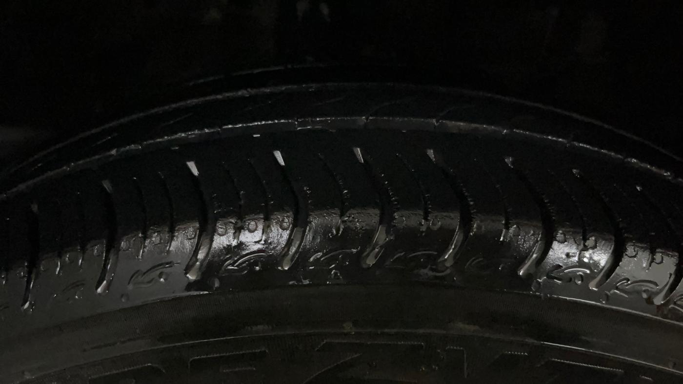 2020 Honda Amaze 1.2L I-VTEC V CVT, Petrol, Automatic, 25,225 km, Right Front Tyre Tread