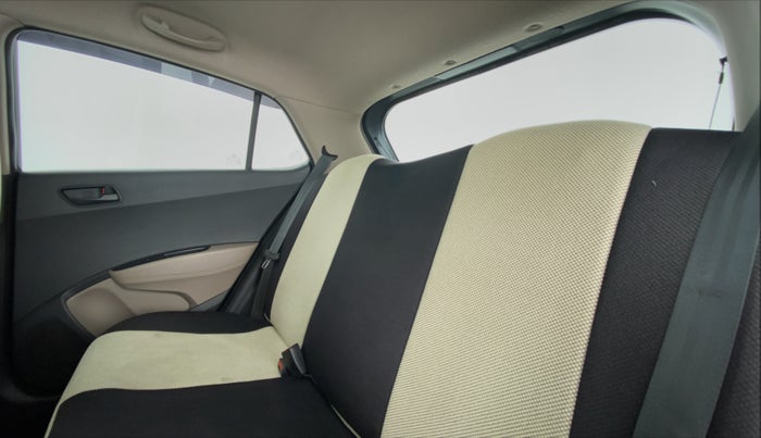 2015 Hyundai Grand i10 MAGNA 1.2 VTVT, Petrol, Manual, 28,858 km, Right Side Rear Door Cabin