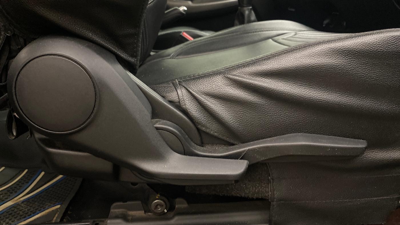 2020 Toyota Glanza V, Petrol, Manual, 67,131 km, Driver Side Adjustment Panel