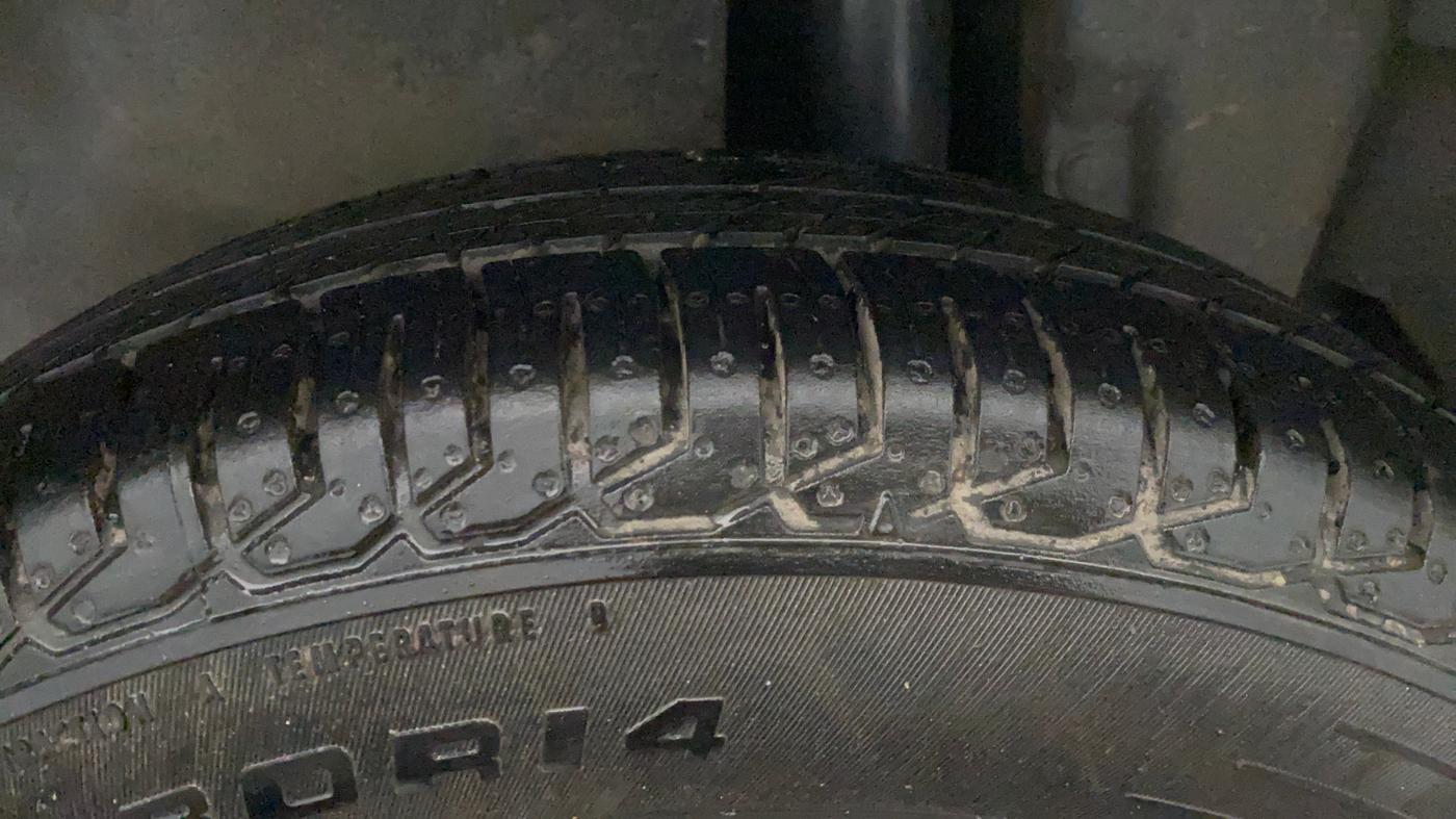 2013 Maruti Swift Dzire VXI, Petrol, Manual, 48,788 km, Left Rear Tyre Tread