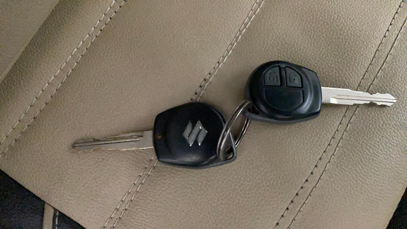2013 Maruti Swift Dzire VXI, Petrol, Manual, 48,788 km, Key Close Up