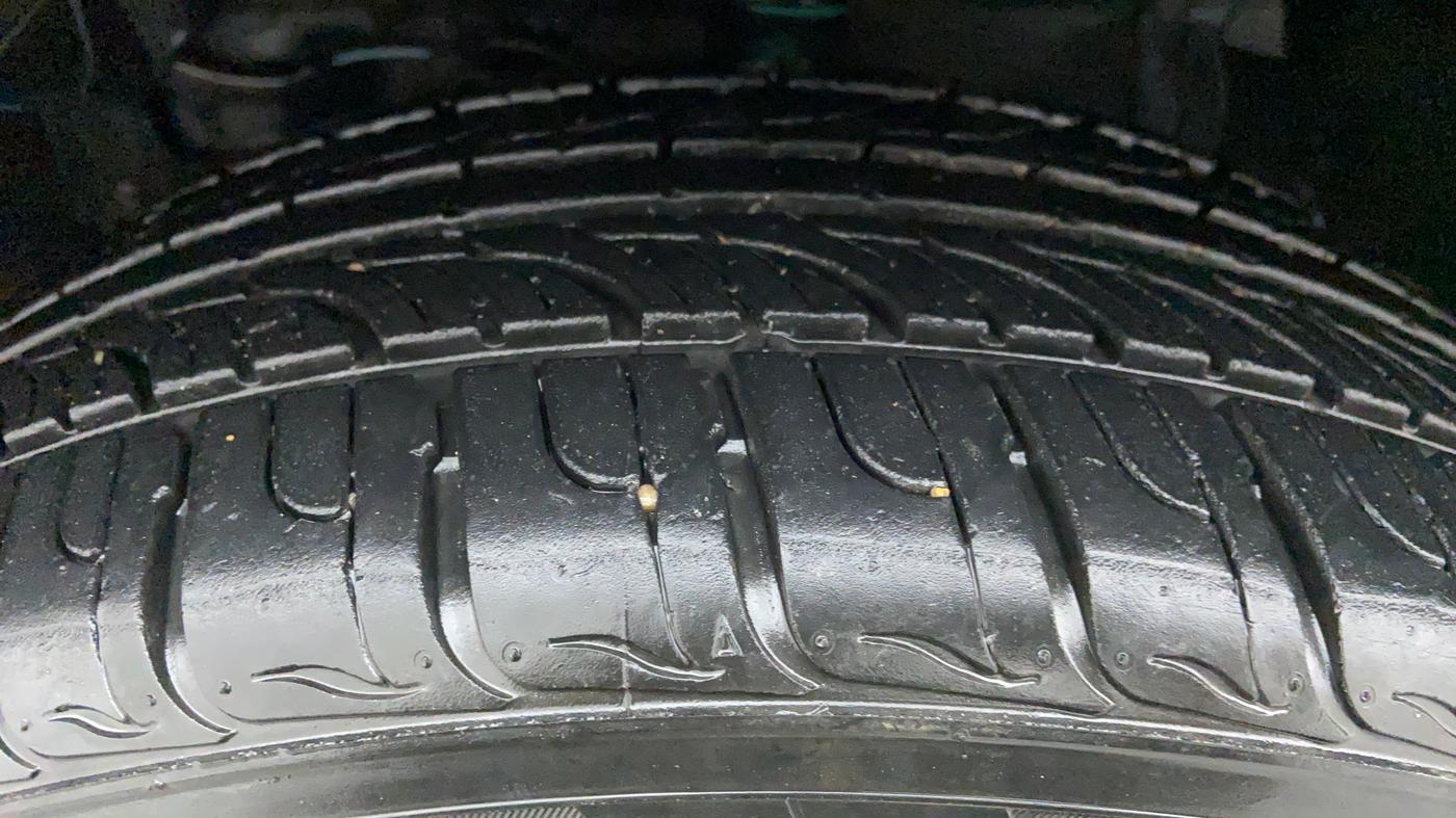 2020 Maruti Vitara Brezza ZDI + AMT, Diesel, Automatic, 18,659 km, Left Front Tyre Tread