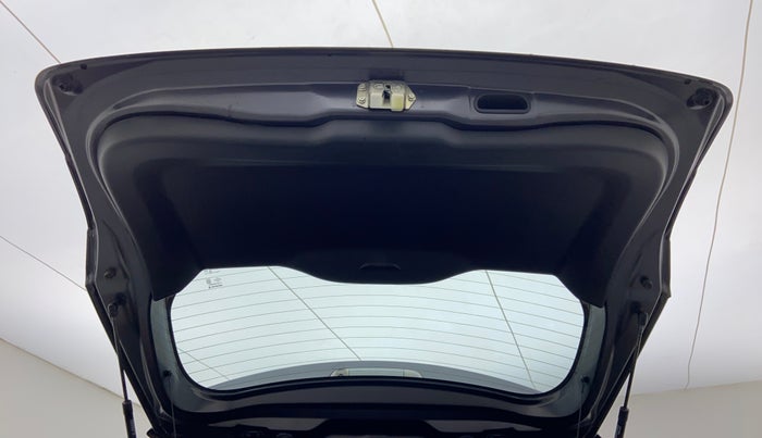 2020 Maruti Vitara Brezza ZDI + AMT, Diesel, Automatic, 18,659 km, Boot Door Open