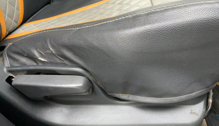 2014 Maruti Ritz VXI ELATE LIMITED EDITION, CNG, Manual, 78,575 km, Driver Side Adjustment Panel