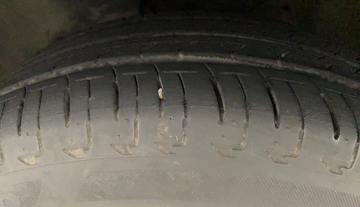 2017 Maruti IGNIS ZETA 1.2 AMT, Petrol, Automatic, 43,148 km, Left Front Tyre Tread