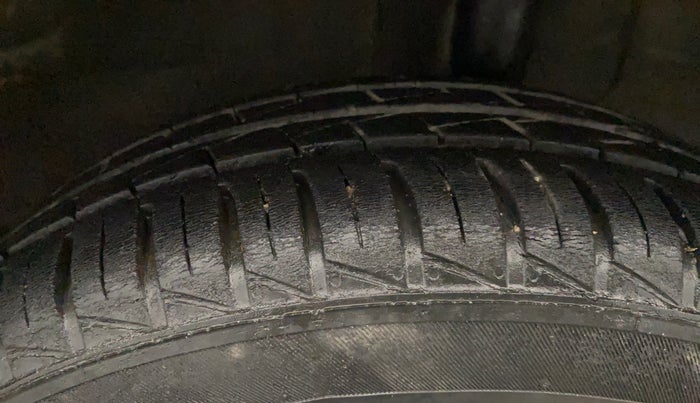 2020 Renault Kwid RXL, Petrol, Manual, 20,366 km, Left Rear Tyre Tread