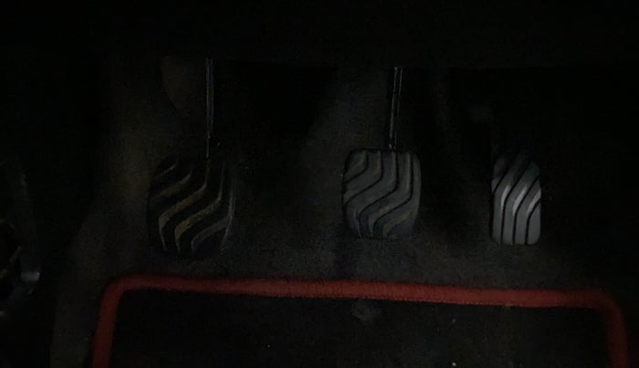 2020 Renault Kwid RXL, Petrol, Manual, 20,366 km, Pedals