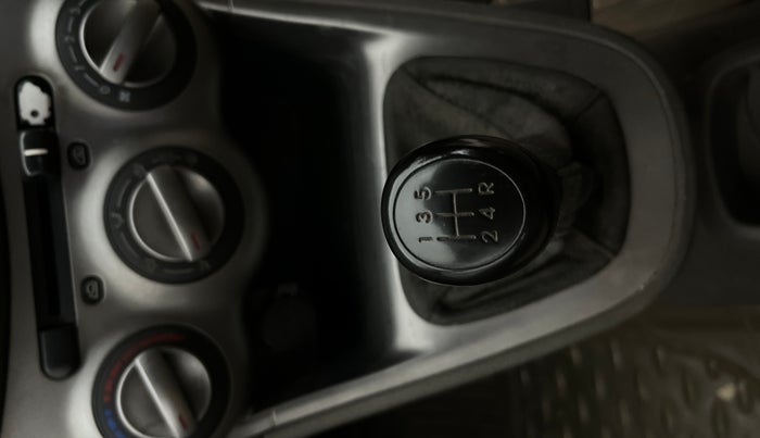 2014 Hyundai i10 MAGNA 1.1, Petrol, Manual, 63,939 km, Gear Lever