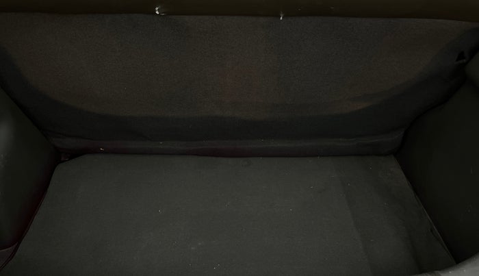 2014 Hyundai i10 MAGNA 1.1, Petrol, Manual, 63,939 km, Boot Inside