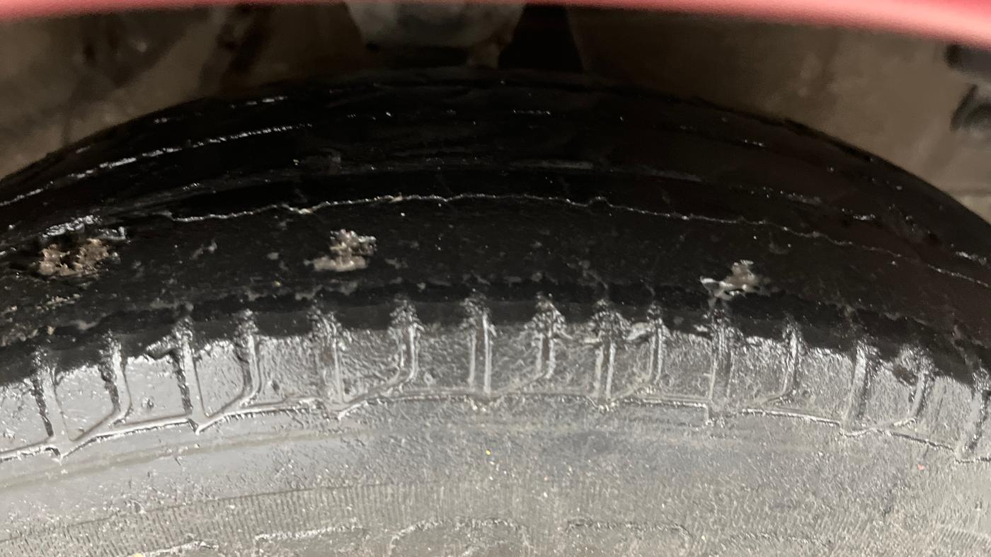 2014 Hyundai i10 MAGNA 1.1, Petrol, Manual, 63,939 km, Right Front Tyre Tread