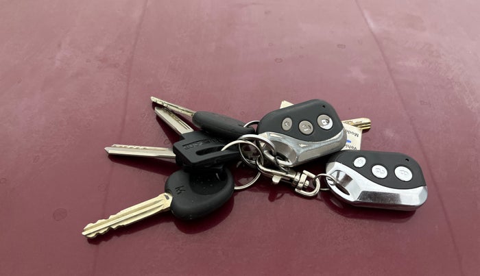 2014 Hyundai i10 MAGNA 1.1, Petrol, Manual, 63,939 km, Key Close Up