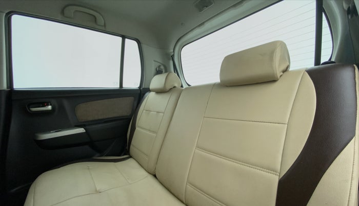 2015 Maruti Wagon R 1.0 VXI, Petrol, Manual, 42,824 km, Right Side Rear Door Cabin