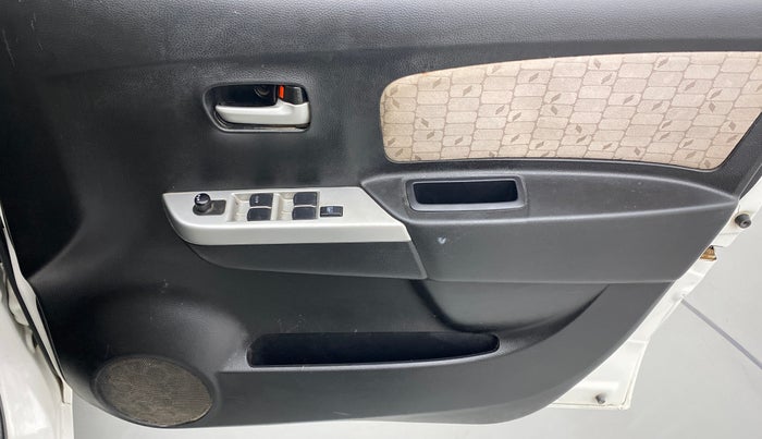 2015 Maruti Wagon R 1.0 VXI, Petrol, Manual, 42,824 km, Driver Side Door Panels Control