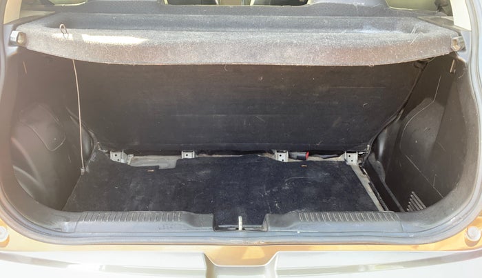 2018 Maruti Swift VXI AMT, Petrol, Automatic, 80,076 km, Boot Inside