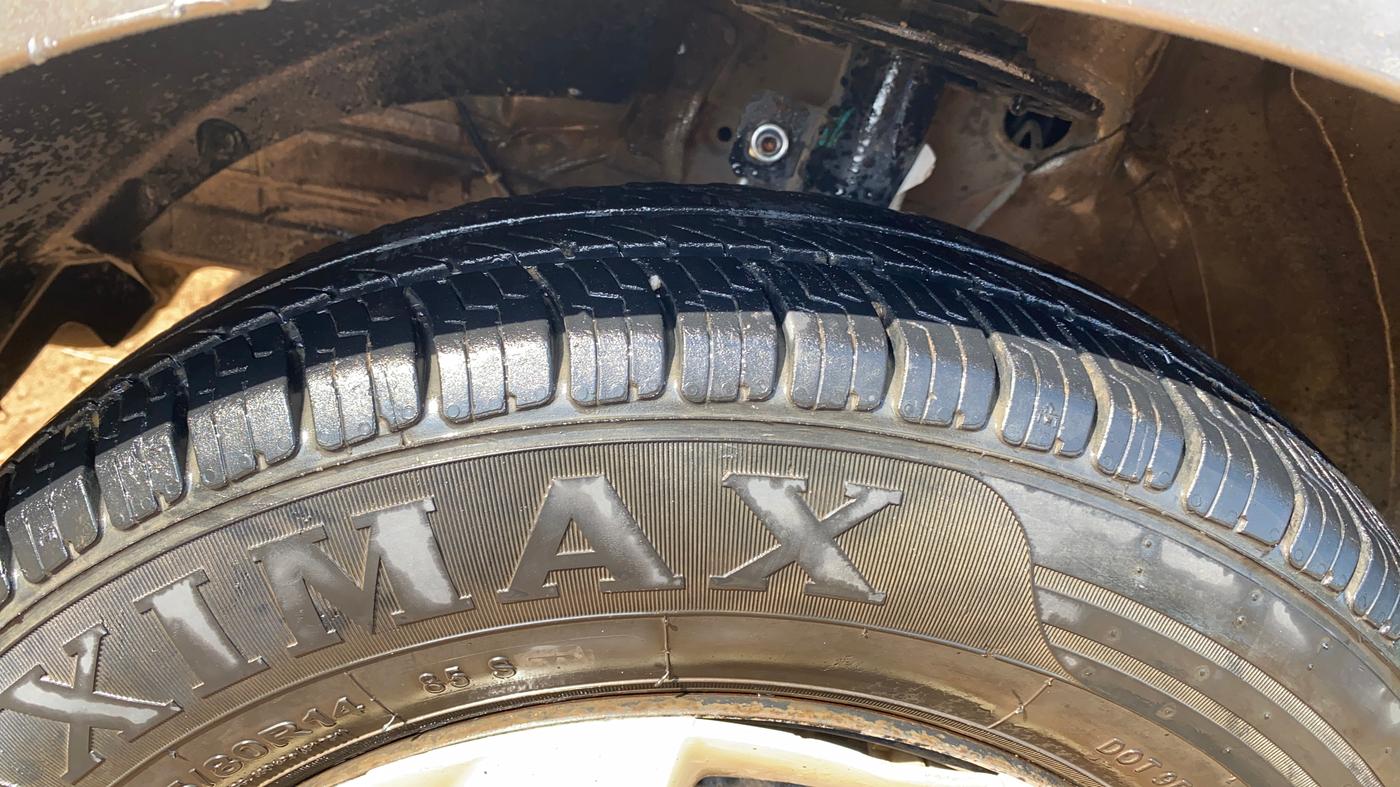2018 Maruti Swift VXI AMT, Petrol, Automatic, 80,076 km, Left Front Tyre Tread