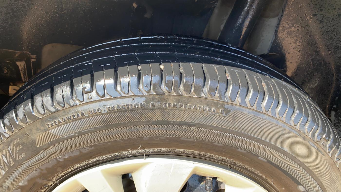 2018 Maruti Swift VXI AMT, Petrol, Automatic, 80,076 km, Left Rear Tyre Tread