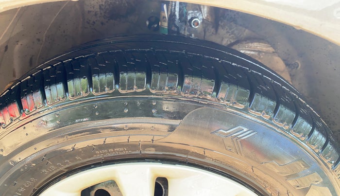 2018 Maruti Swift VXI AMT, Petrol, Automatic, 80,076 km, Right Front Tyre Tread