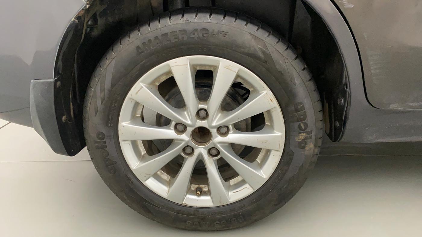 2013 Maruti Ertiga ZDI, Diesel, Manual, 81,548 km, Right Rear Wheel