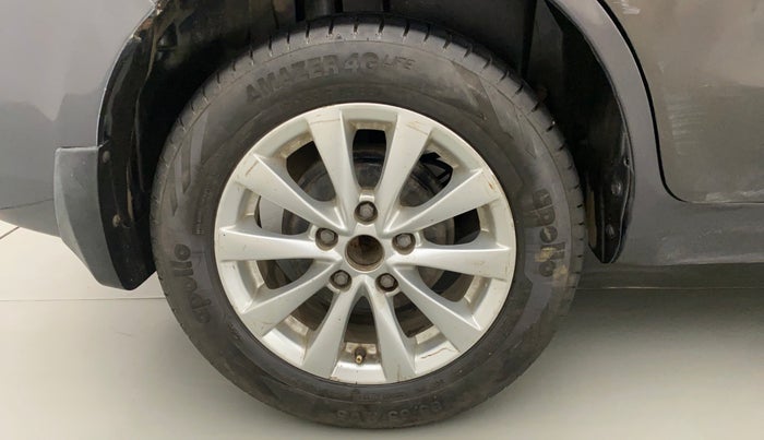 2013 Maruti Ertiga ZDI, Diesel, Manual, 81,548 km, Right Rear Wheel