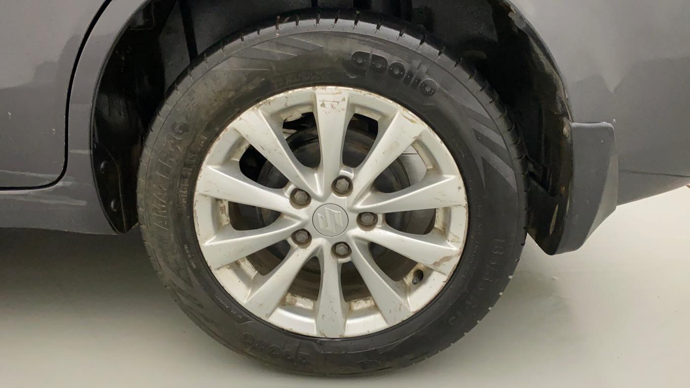 2013 Maruti Ertiga ZDI, Diesel, Manual, 81,548 km, Left Rear Wheel