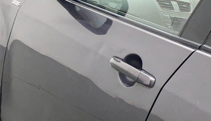 2013 Maruti Ertiga ZDI, Diesel, Manual, 81,548 km, Front passenger door - Slightly dented