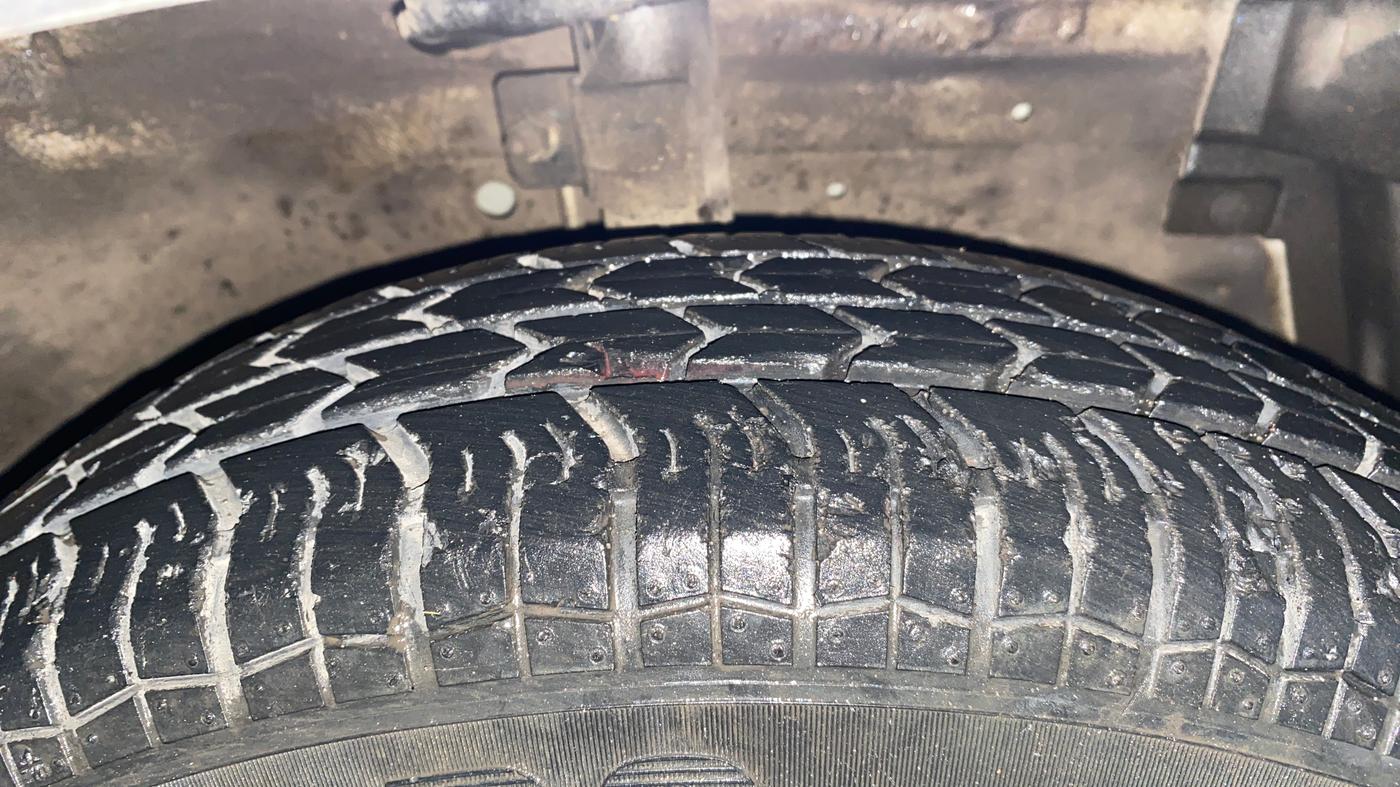 2014 Maruti Swift VXI, Petrol, Manual, 19,890 km, Right Front Tyre Tread